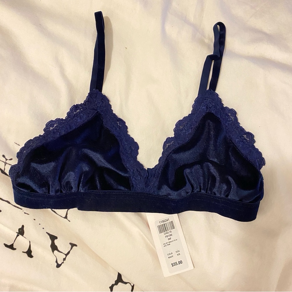 HONEY BOUTIQUE VELOUR VELVET BRALETTE in NAVY BLUE